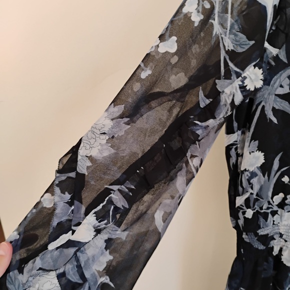 White House Black Market Monochrome Floral Dress - Picture 7 of 10